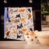 Ulster-Weavers-Keuken-schort-PVC-apron-kunststof-FELINE-FRIENDS-katachtigen-katten-vrienden-spelende-lila-band-7FEFR66